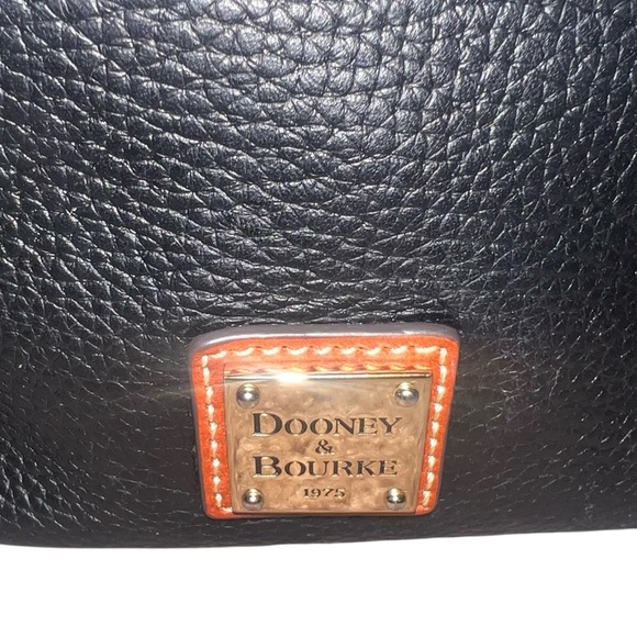 Dooney & Bourke Pebble Grain Paige Shoulder Bag Black Leather Tan Leather Accent - Picture 3 of 9